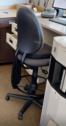 [#B12-8] Task teller adjustable chair no arms