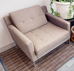 [#B12-4] Brown lounge chair