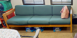 [#B12-5] Green 3-seat couch