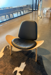 [#B9-104] Black/Wood Side chairs