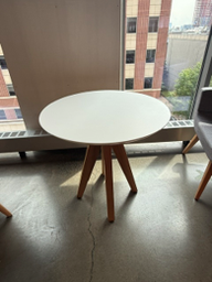[#C4-56] White Round Table with wood legs