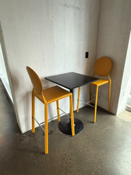 [#C2-633] High Table