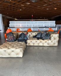[#B7-9] Distressed Leather Sectional
