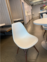 [#B4-24] White Bucket Chair