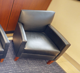 [#B12-4] Black lounge chair