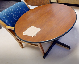 [#C4-10] Round meeting table