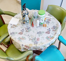 [#C4-9] Round meeting table