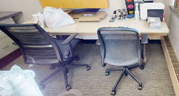 [#C8-18] Folding table