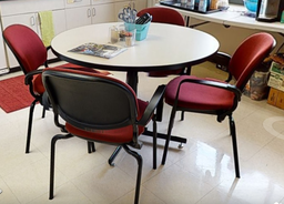 [#B4-16] Red guest chair