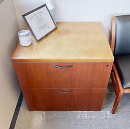 [#D20-7] Wooden filing cabinet