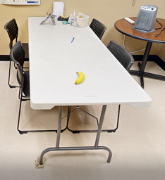 [#C8-10] Folding table