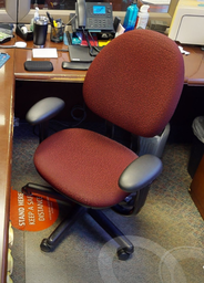 [#B13-2] Red task chair w/arms