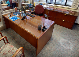 [#E7-22] U-shaped desk