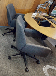 [#B5-7] Conference chair
