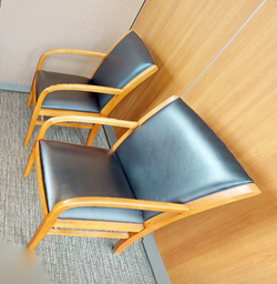[#B9-4] Black guest chair