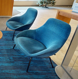 [#B12-5] Blue lounge chair