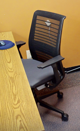 [#B13-3] Task chair w/arms
