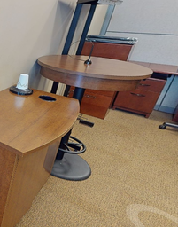 [#C4-16] Round standing lab table