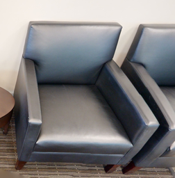 [#B12-5] Black lounge chair