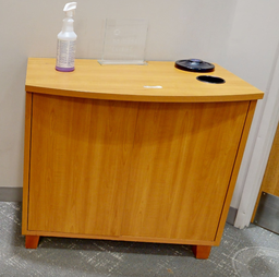 [#D20-8] 2 door wood cabinet
