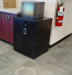 [#D19] Metal Storage Cabinet