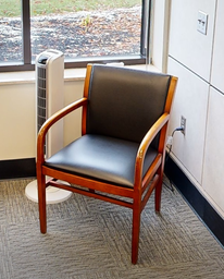 [#B9-5] Black guest chair