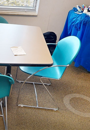 [#B4-8] Green cafe chair