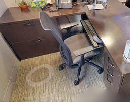 [#B13-3] Task chair with arms