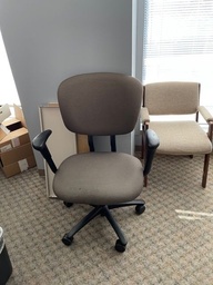 [#B8-20] Guest Chair (in back of photo)