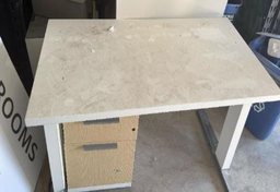 [#E2-10] Adjustable desk