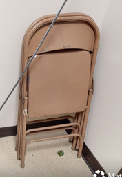 [#B4-25] Folding chair