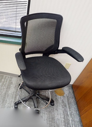 [#B13-28] Blk teller task chair w/arms