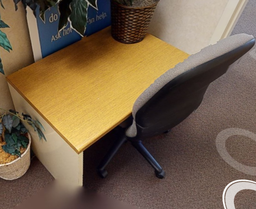 [#C4-21] Small table