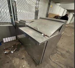 [#L1-32] Refrigerated Prep Table