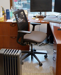 [#B13-5] Task chair with arms