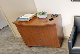 [#D20-9] 2 door wood cabinet