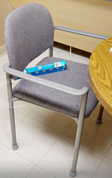 [#B4-6] Cafe chair