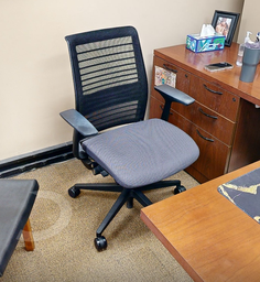 [#B13-7] Blk &amp; Grey task chair with arms