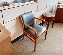 [#B9-3] Bkack guest chair