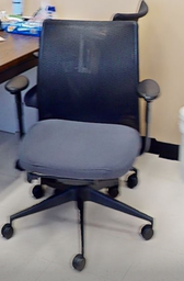 [#B13-4] Task chair, with arms