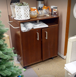 [#D19-24] 2-door coffee cabinet