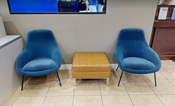 [#B12-4] Blue lounge chair