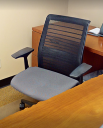 [#B13-3] Task chair with arms