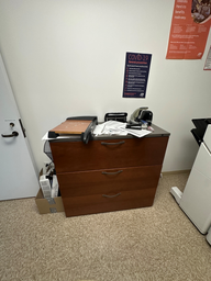[#D0-68] Filing cabinet 3 drawer