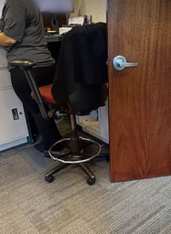 [#B13-18] teller stool