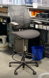 [#B13-10] Teller task chair w/arms