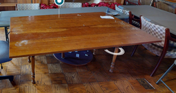 [#C6-19] Conference table