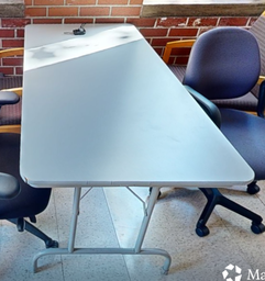 [#C8-33] Folding table