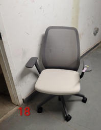 [#B13-18] Gray Mesh Cream Cushion Task Chair