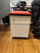 [#D16-9] MOBILE PEDESTALS